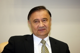 Vladimír Dryml, současný senátor ČSSD za Královéhradecký kraj, přešel k zemanovcům. ČSSD tak už nemá v Senátu většinu.