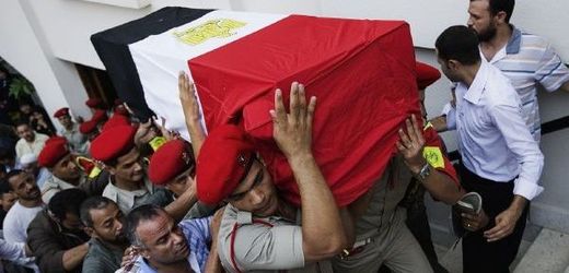 Státní pohřeb šestnácti policistů zabitých teroristy.