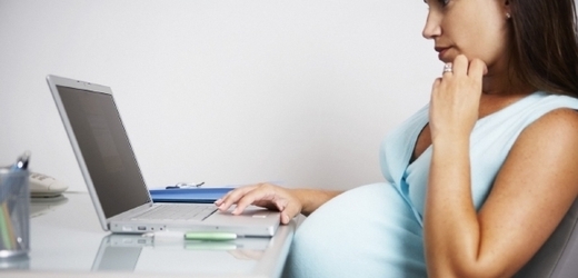 Včasný odchod na mateřskou dovolenou může být pro miminko ze zdravotního hlediska důležité.