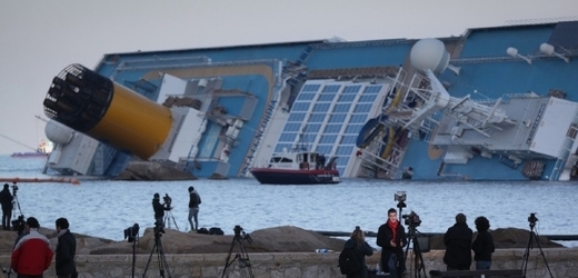 Loď Costa Concordia ztroskotala 13. ledna u ostrova Giglio.