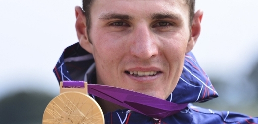 Jaroslav Kulhavý se přítelkyni odvděčil zlatou medailí.