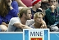 Olympijské hry si nenechal ujít ani australský televizní a filmový herec Chris Hemsworth s manželkou Elsou Patakyovou. 