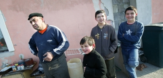 Romové z Krupky jsou nespokojení s přístupem obce (ilustrační foto).