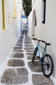 Cyklisty od jízdy po Aténách neodrazuje ani nedostatečná infrastruktura a či kopcovitý terén (ilustrační foto).