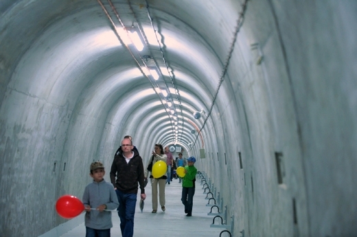 Dobrovského tunely se otevřou 31. srpna a stanou se součástí velkého městského okruhu. Toto je jedna z chodeb, která propojuje oba tubusy.