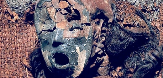 Mumie z pouště Atacama jsou zřejmě inspirovány přirozenou mumifikací v extrémně suchém klimatu.
