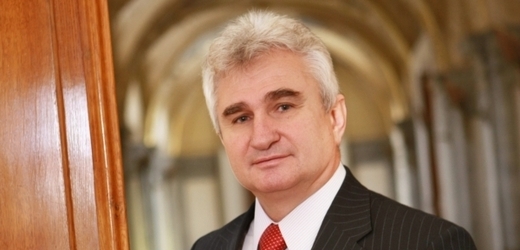 Předseda senátu Milan Štěch (ČSSD).