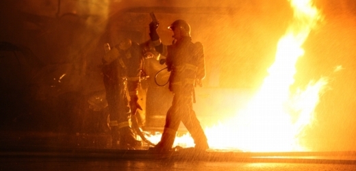 Při požáru ubytovny v Ostravě-Pustkovci zemřel jeden člověk (ilustrační foto).