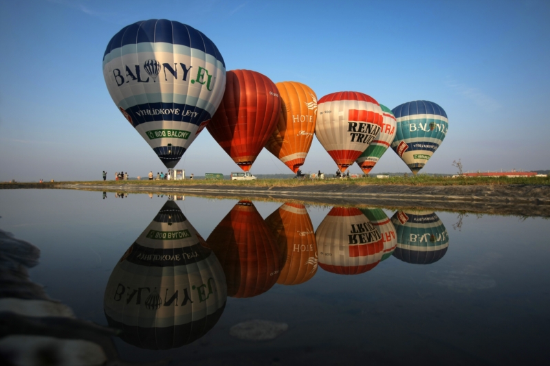 Fanoušci balonového létání mohou každoročně navštívit festival Létání bez hranic v Břestku.