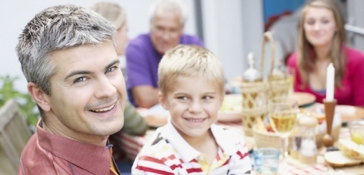 U starších otců je větší riziko, že jejich potomci budou mít schizofrenii či autismus (ilustrační foto).