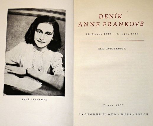 Deník Anny Frankové je s 27 miliony výtisků 10. nejčtenější knihou světa. Dojemný deník si psala za války čtrnáctiletá dívka z židovské rodiny v Amsterodamu. Kvůli rostoucímu pronásledování Židů se celá rodina v červenci 1942 ukryla v tajných místnostech kancelářské budovy Otto Franka. Po dvou letech skrývání byli prozrazeni a deportováni do koncentračních táborů. Anna zemřela na tyfus v Bergen-Belsenu. 