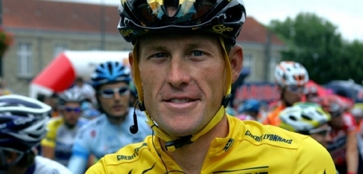 Lance Armstrong ovládl sedmkrát Tour, teď o tituly zřejmě přijde.