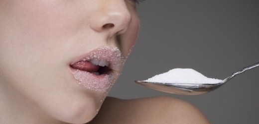 Potravina nebo droga? Podle lékařů může přemíra cukru vést až k vážným zdravotním komplikacím.