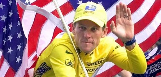 Lance Armstrong na boj s Americkou antidopingovou agenturou rezignoval.