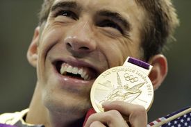 I Michael Phelps má za sebou zkušenost s marihuanou.
