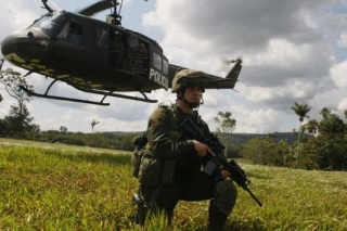 Operace kolumbijské armády proti bojovníkům FARC.