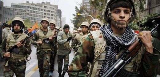 Íránští vojáci v Teheránu (ilustrační foto).
