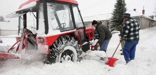 Muž kvůli sněhové kalamitě nedorazil tři dny do práce (ilustrační foto).