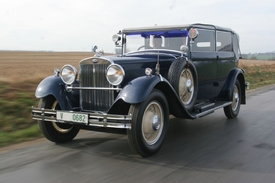 Škoda 860 z roku 1932 patří mezi klenoty muzea a je luxusním vozem par excellence.
