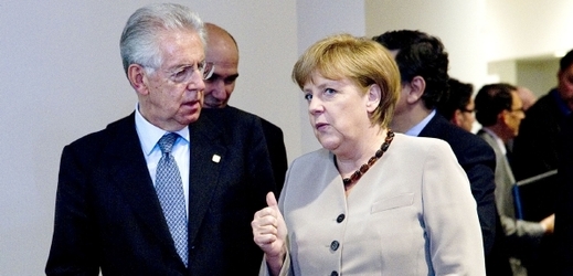 Angela Merkelová pochválila plány Maria Montiho a jeho vlády. Snad ponesou ovoce.