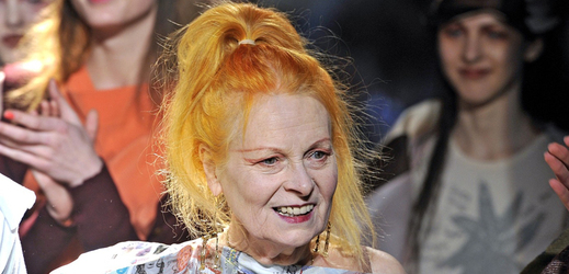 Britská módní návrhářka Vivienne Westwoodová nezvládla barvení ani účes.
