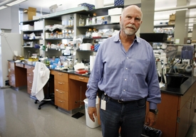 Vědec Craig Venter.