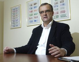 Ministr financí Kalousek.