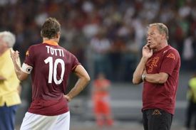 Francesco Totti pozval svého staronového trenéra na svou svatbu.