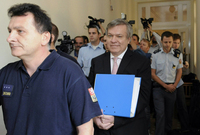Jaroslava Bartáka vedou k soudu.