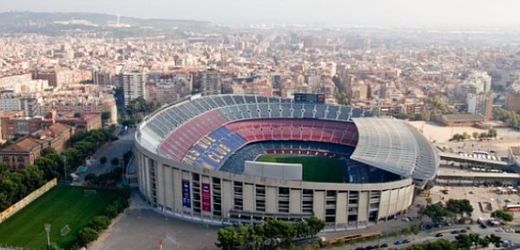 Stadion Nou Camp je jednou z dominant Barcelony.