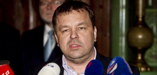 Poslanec Petr Tluchoř (ODS) spolu s dalšími rebely požaduje, aby se daňový balíček změnil do stavu, který by neškodil zájmům ČR.