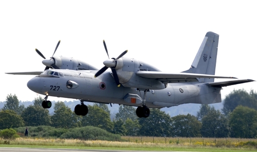  Z Chorvatska přiletěl letoun Antonov An-32.