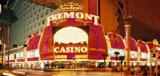 Americký provozovatel kasin Las Vegas Sands Corp. chce umístit obří evropský komplex hazardních her po vzoru amerického Las Vegas u španělského Madridu.
