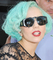 Mikádem a ostrou tyrkysovou barvou se Lady Gaga pyšnila v červenci loňského roku.