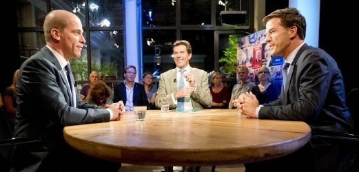 Diederik Samsom (PvdA) a Mark Rutte (VVD) se střetávali v předvolebních debatách. Nyní spolu povedou koaliční jednání.