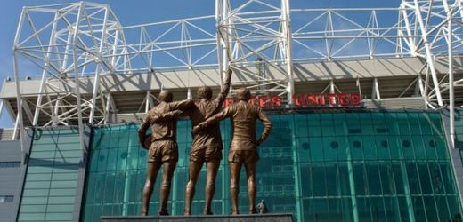 Před stadionem Old Trafford se brzy objeví i socha Alexe Fergusona.