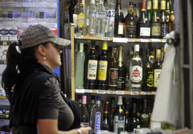 Dostupnost alkoholu v obchodech se možná sníží.