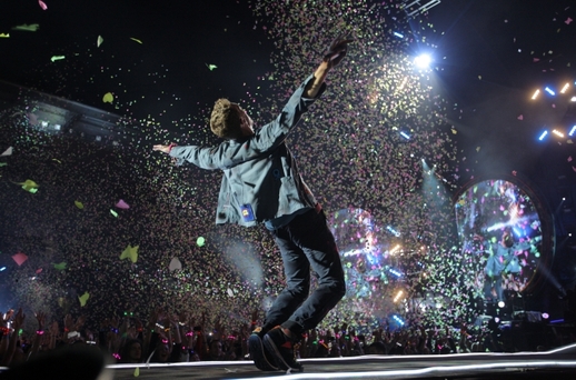Britská poprocková kapela Coldplay okouzlila Prahu.