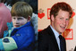 Princezna Diana by dnes byla určitě pyšná na to, v jakého fešáka vyrostl její syn, osmadvacetiletý princ Harry.