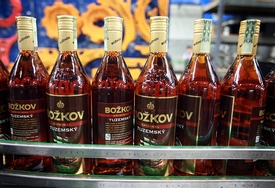 Rum Božkov.
