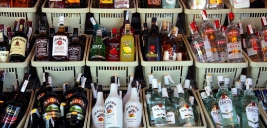 Češi v době prohibice vyrážejí nakupovat alkohol za hranice (ilustrační foto).