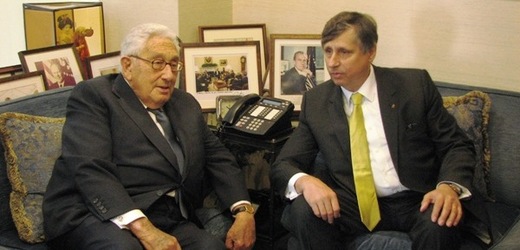Jan Fischer a Henry Kissinger.
