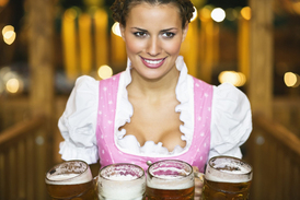 Pivo a krásné ženy, lákadla Oktoberfestu.