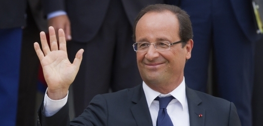 Prezident Hollande si stanovil jako prioritu boj proti nezaměstnanosti, míst přesto ubývá.