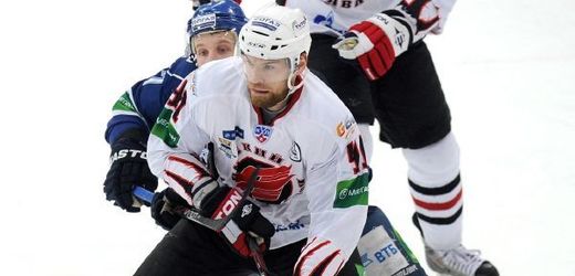 Hokejový obránce Martin Škoula končí po dvou letech angažmá v Avangardu Omsku. 