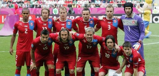 Čeští fotbalisté si v novém vydání žebříčku FIFA o tři místa pohoršili a klesli na 22. příčku. 