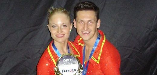 Čeští reprezentanti Pavel Sirotek a Veronika Šindelářová suverénně zvítězili na mezinárodní taneční soutěži v Brazílii. 