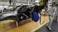 Karoserie modelu Škoda Roomster ve výrobním procesu.