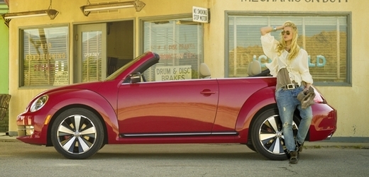Nový VW Beetle Cabriolet je třetím vydáním vozu se stahovací střechou.