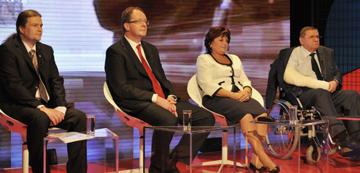 Lídr DSSS Petr Kotáb (úplně vlevo) se dokonce díky slibnému výsledku v průzkumech dostal do předvolební televizní debaty. 
